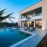 Βίλα Luxury Odeona With Panoramic Seaview *