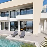 Luxury Odeona With Panoramic Seaview 자다르